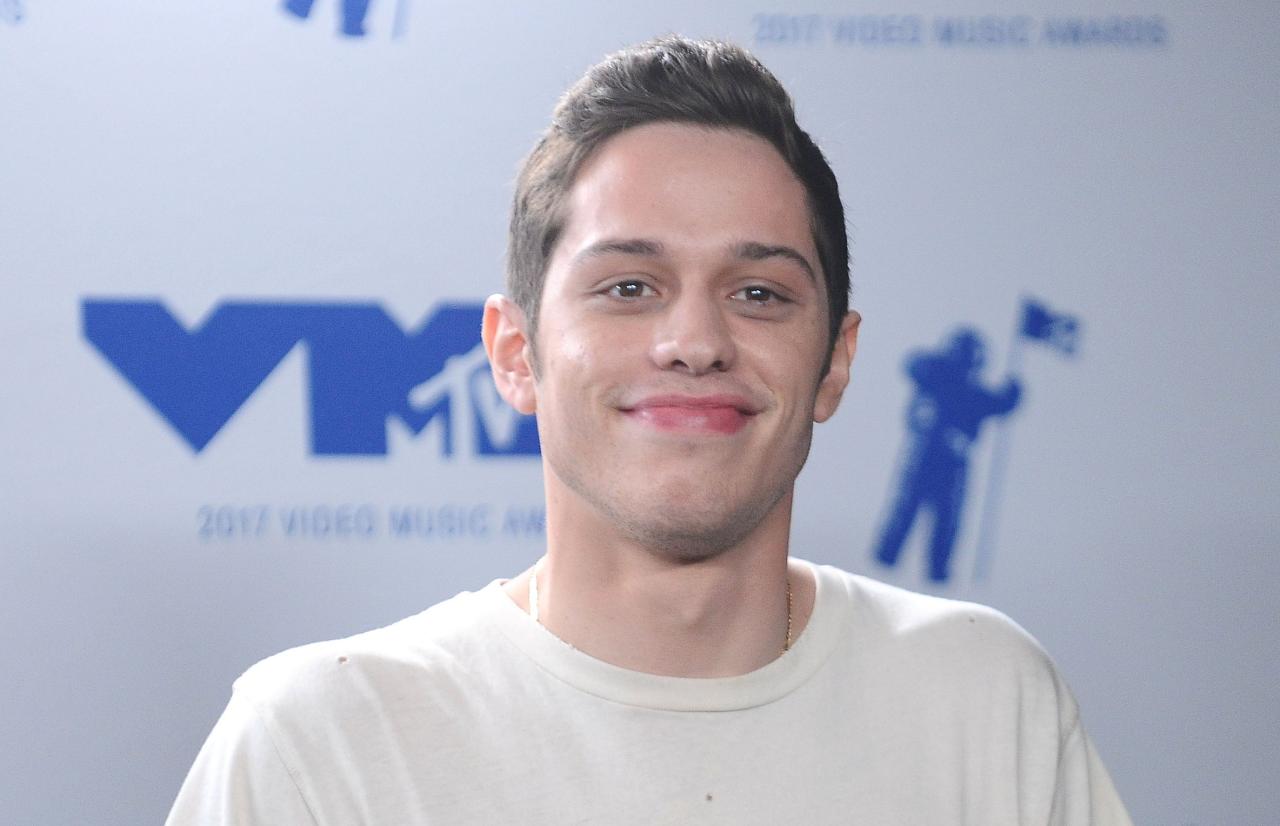 Pete Davidson Responded to Trolls Saying He Can't Date Because of Mental  Illness | Teen Vogue